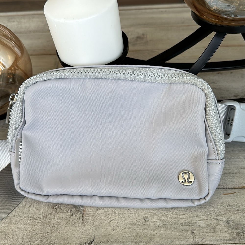 Lululemon crossbody/belt bag